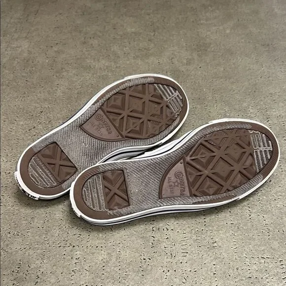 Converse Kids Cream and Red Sneakers - Picture 7 of 8